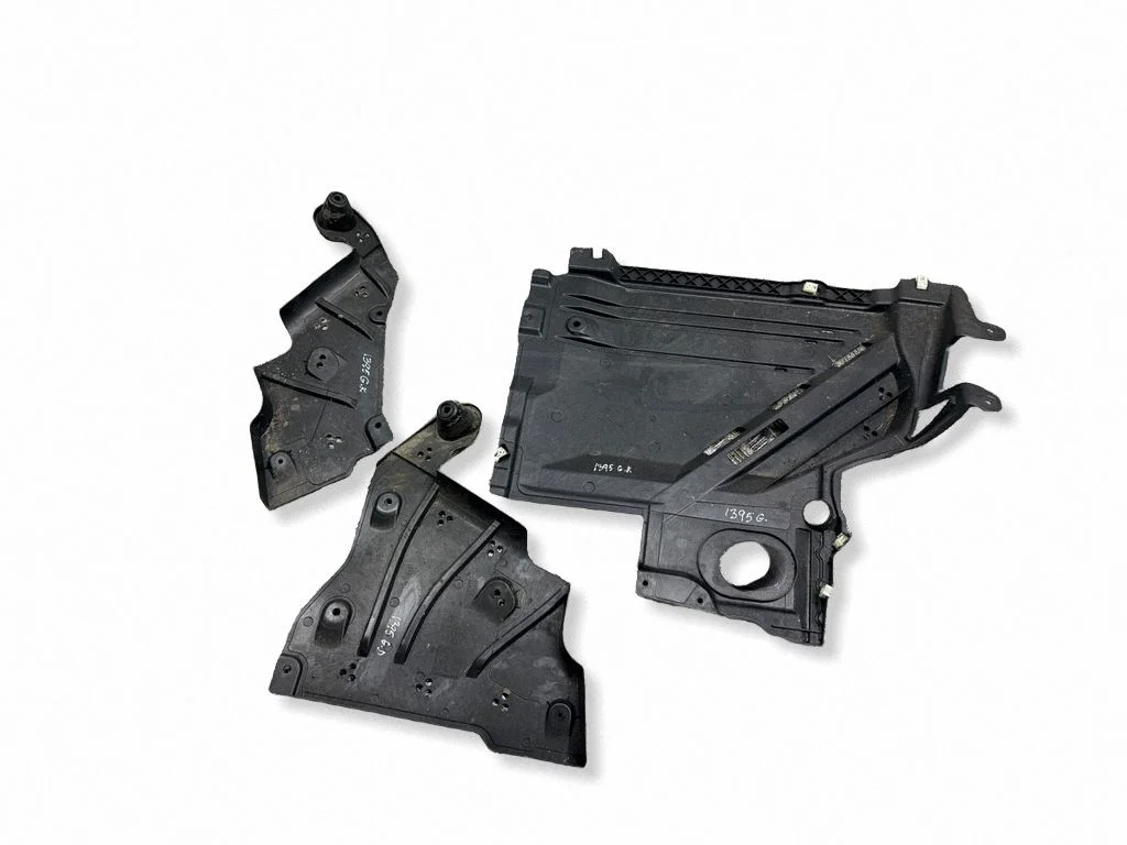 Rear underbody cover/under tray 8498391