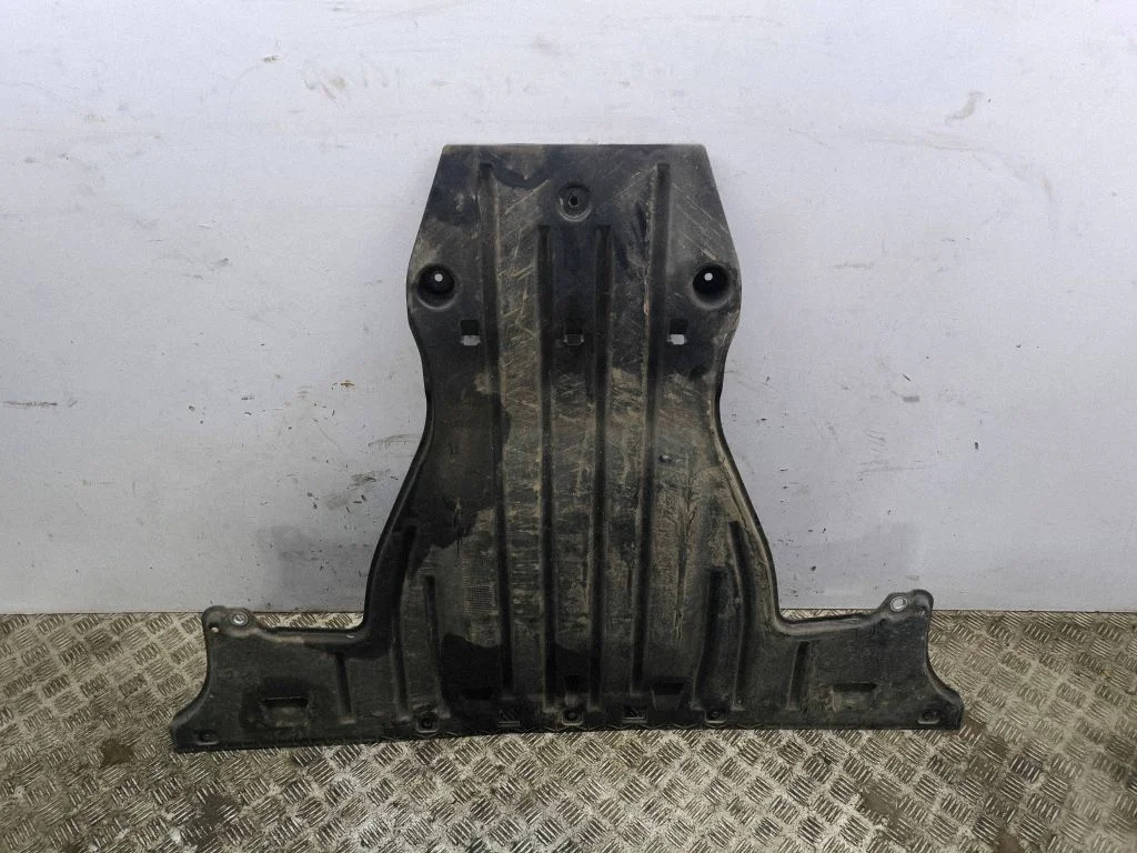 Rear underbody cover/under tray 1EA825102F