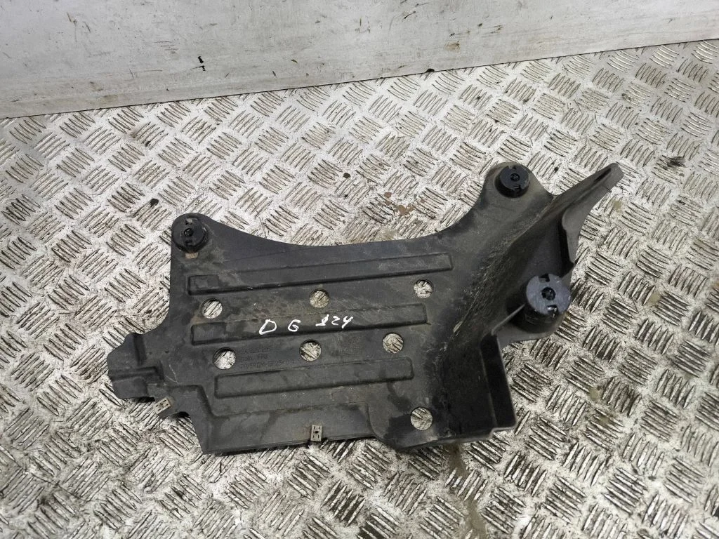 Rear underbody cover/under tray 82A825205A