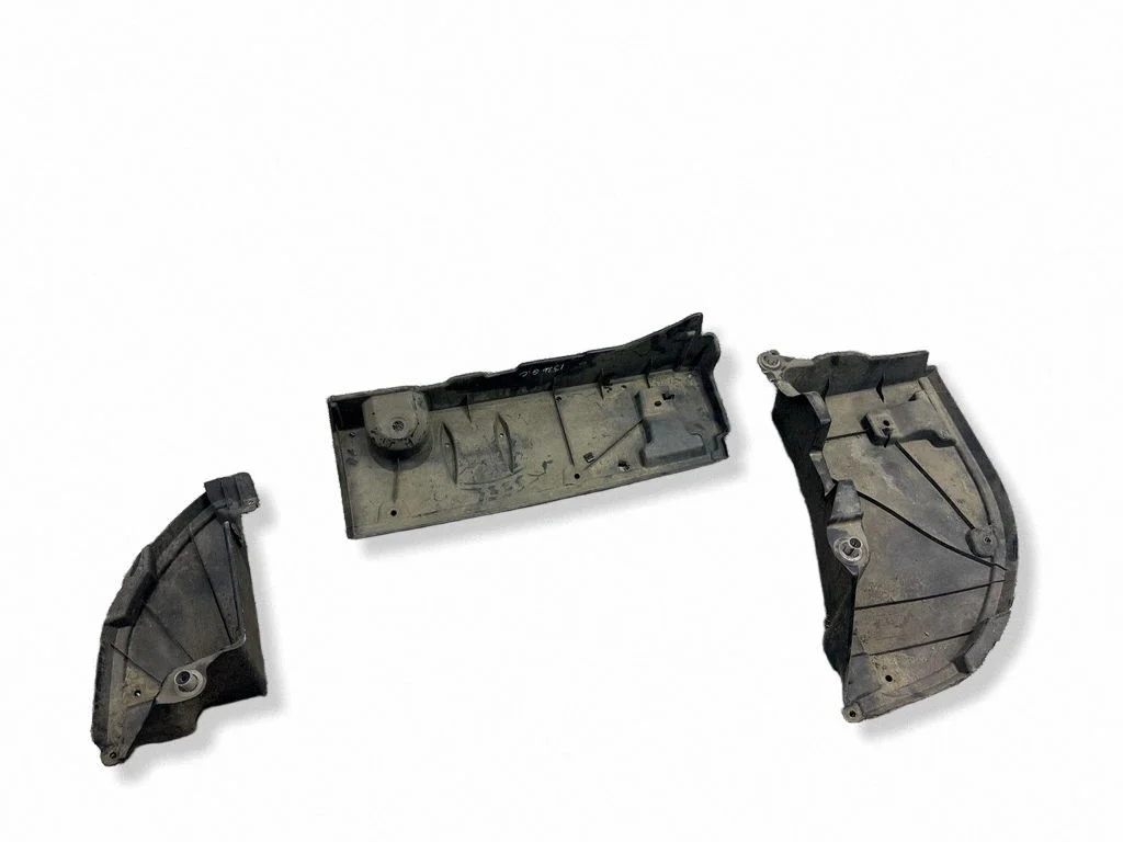 Tagumise kaitseraua põhjakaitse – Toyota Prius (XW50) (2015-2023)