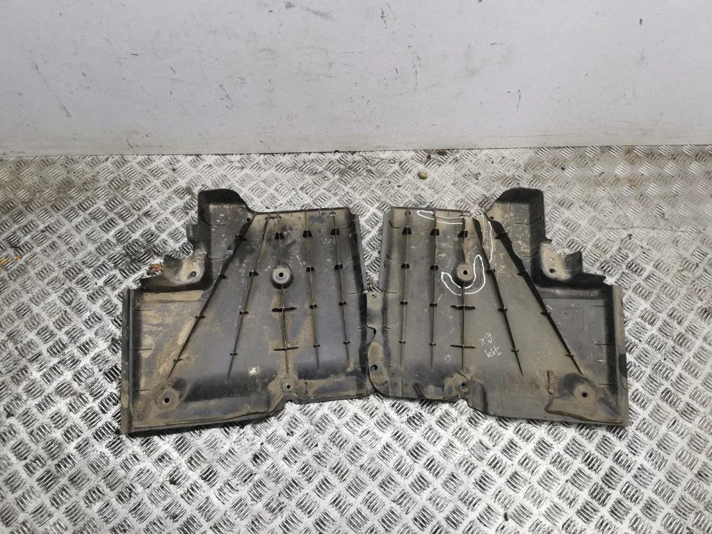 Rear bumper underbody cover/under tray EJ32104C21AA