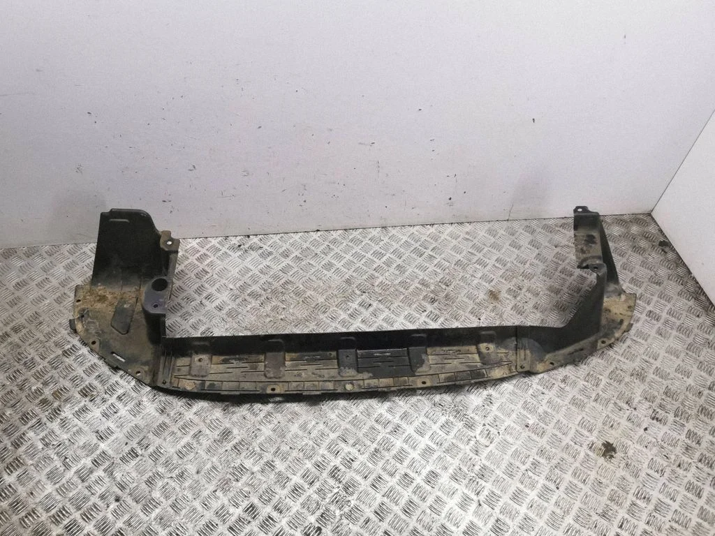 Rear bumper underbody cover/under tray