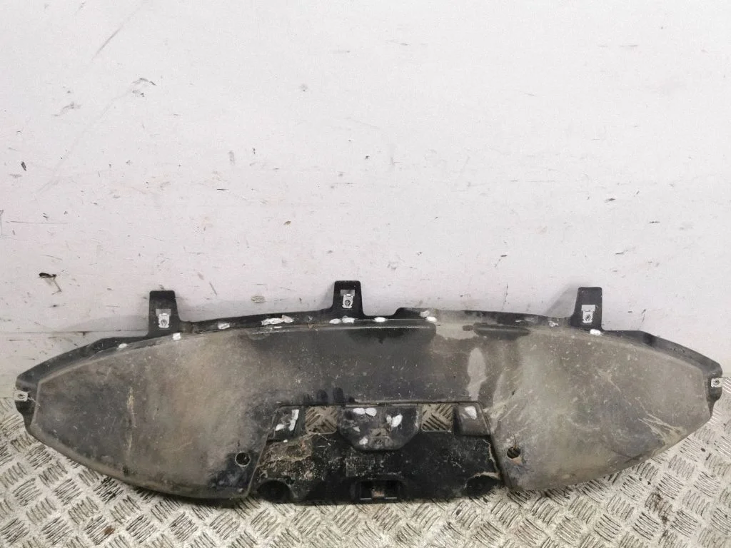 Rear bumper underbody cover/under tray 10A825523