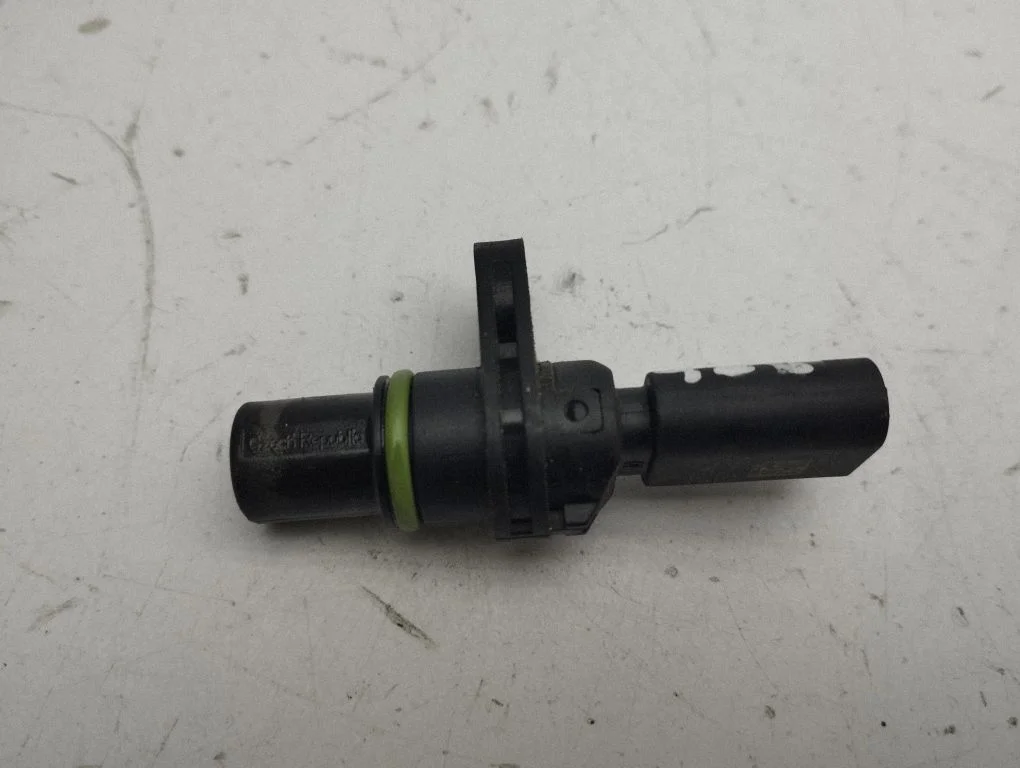 Czujnik położenia wału korbowego 04L907601A
