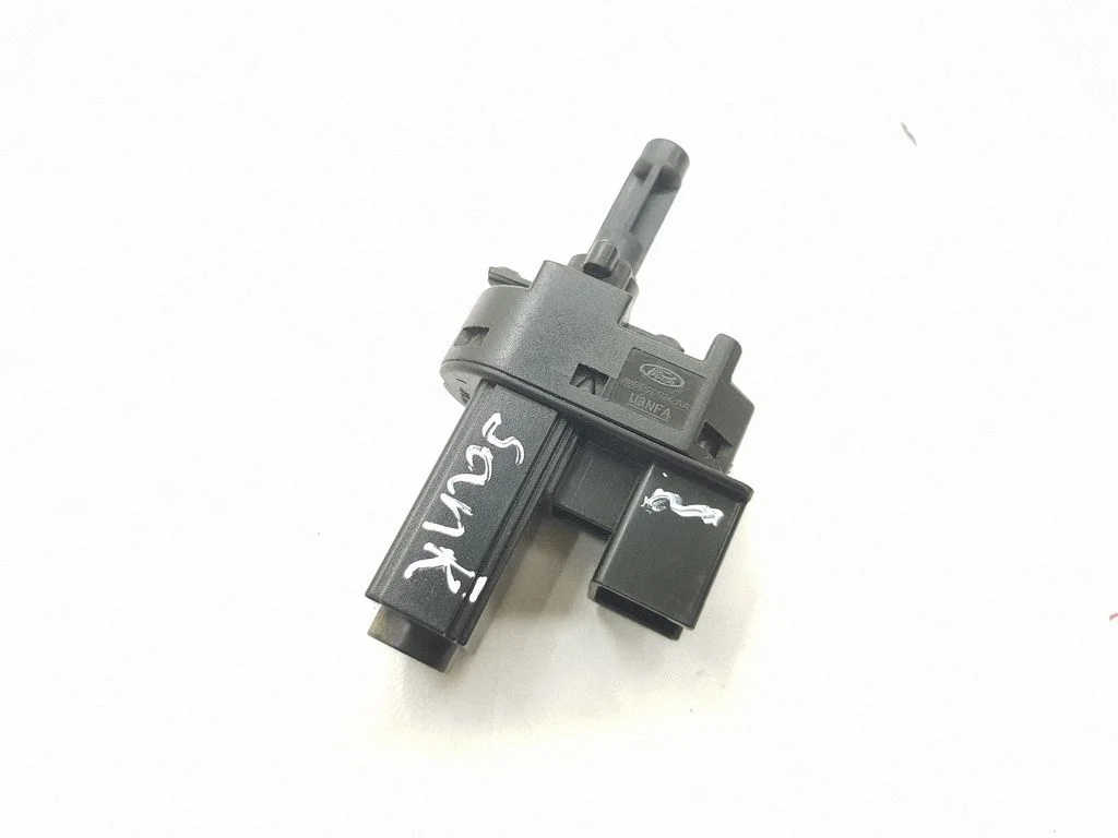 Clutch pedal sensor – Ford Focus C-MAX (2003-2010)