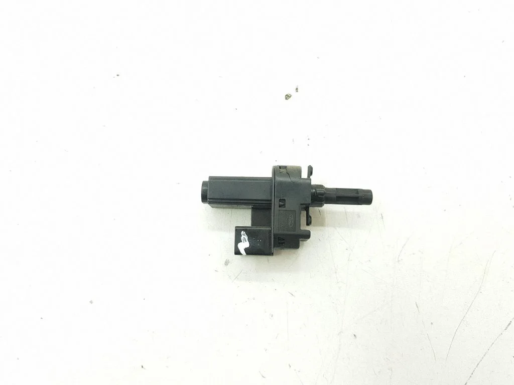 Clutch pedal sensor – Ford Focus (2010-2017)