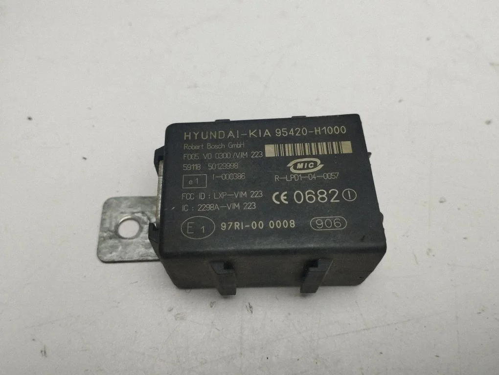 Immobilizer control unit/module 95420H1000