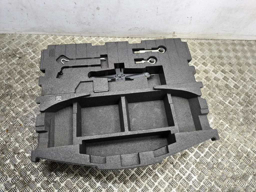 Zestaw narzędzi KD53688MXB