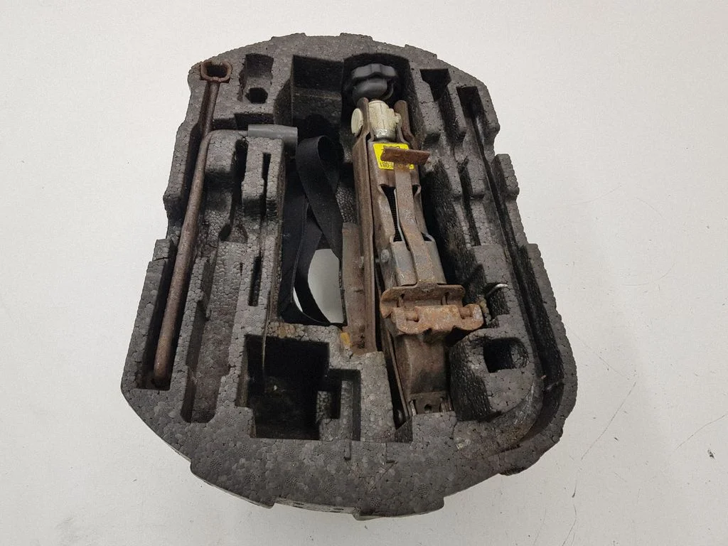Tool box 1C0011031