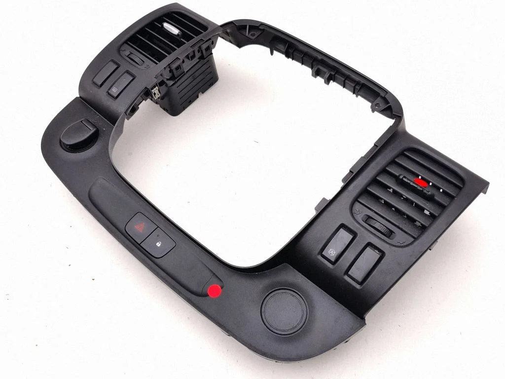 Radio/GPS head unit trim – Opel Vivaro (2014-2018)