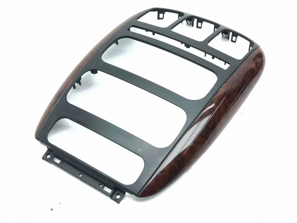 Radio/GPS head unit trim – Chrysler Voyager (1996-2001)