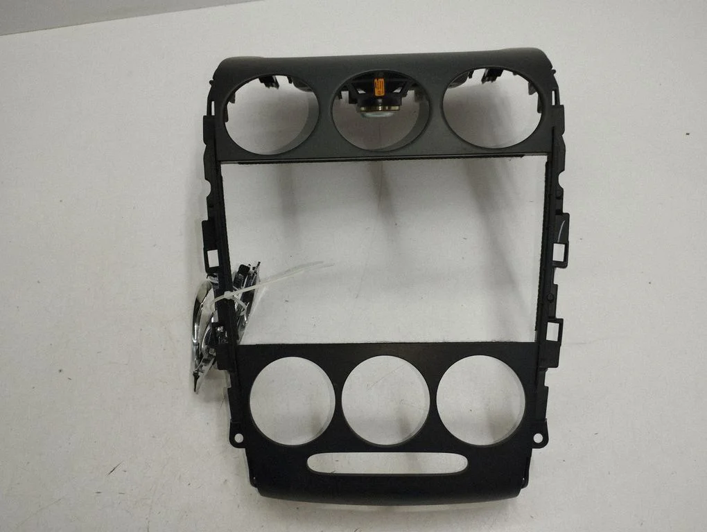 Radio/GPS head unit trim EH4555210