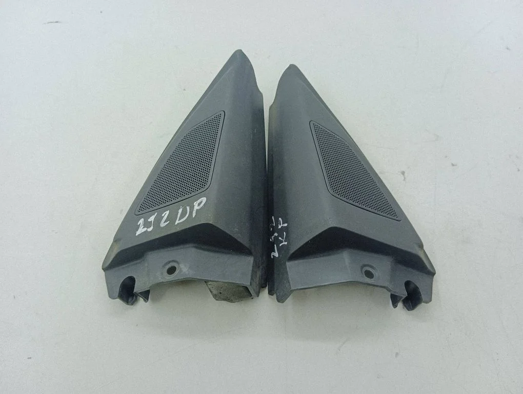 Front door high frequency speaker 340178755