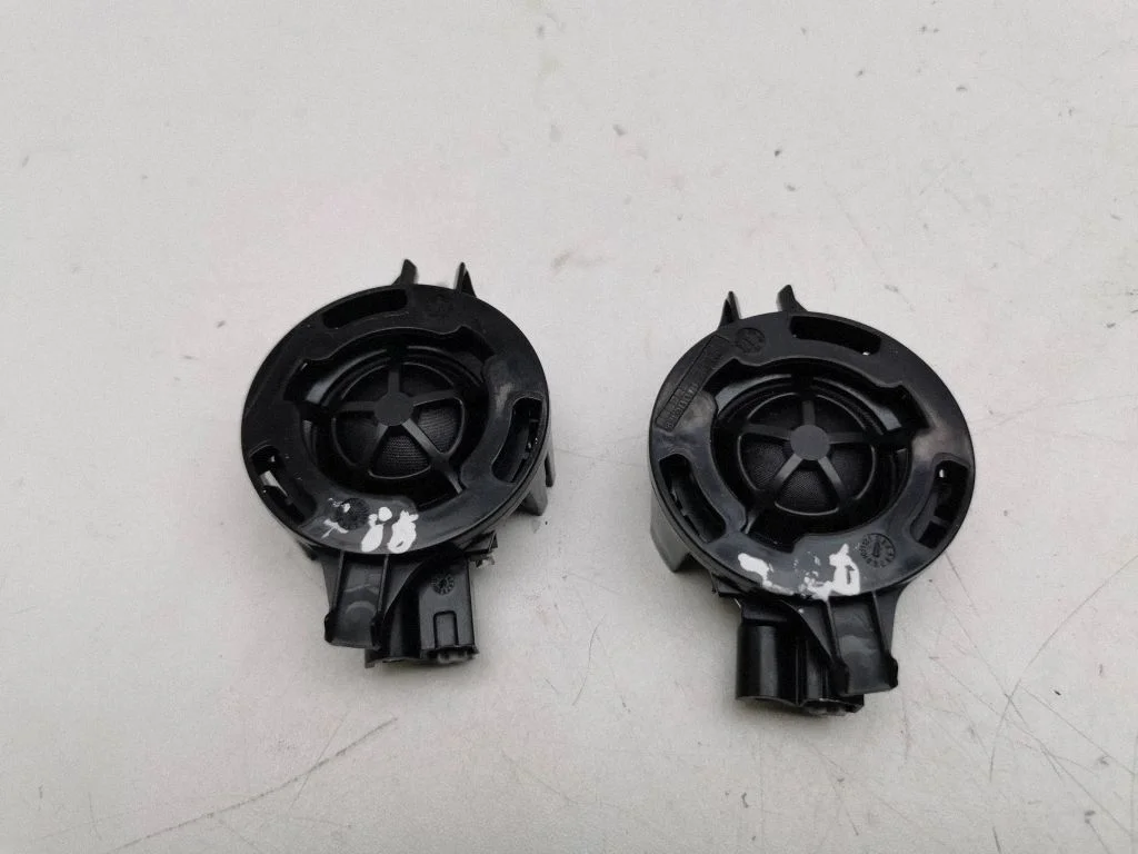 Front door high frequency speaker 83A035398