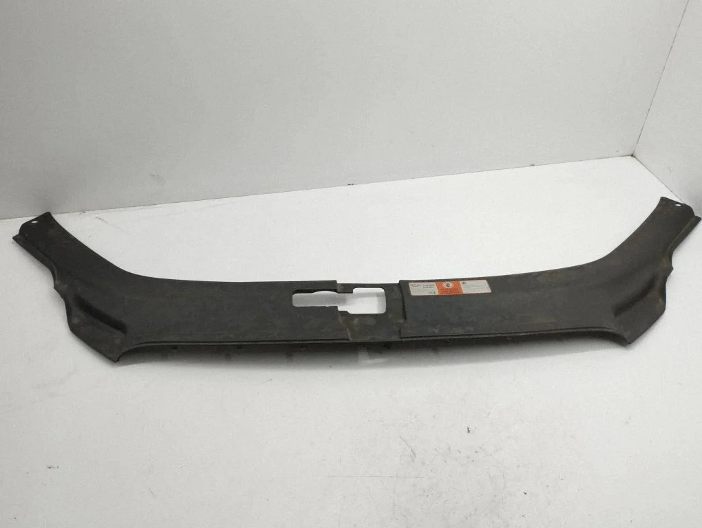 Radiator trim – Audi Q7 4L (2005-2015)