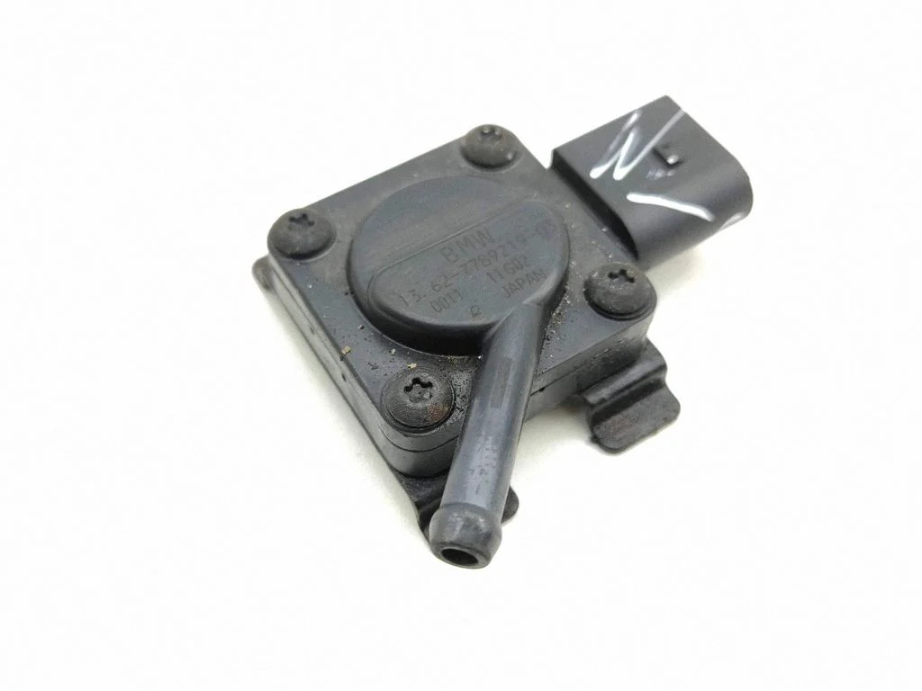 Exhaust gas pressure sensor 7789219