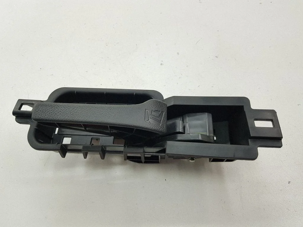 Istme seljatoe allakäänamise hoob – Honda CR-V (2013-2016)