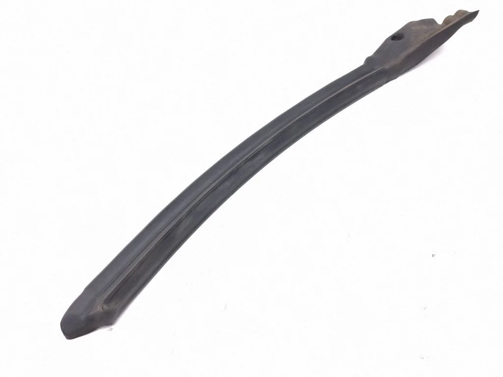 Rubber seal rear door – left