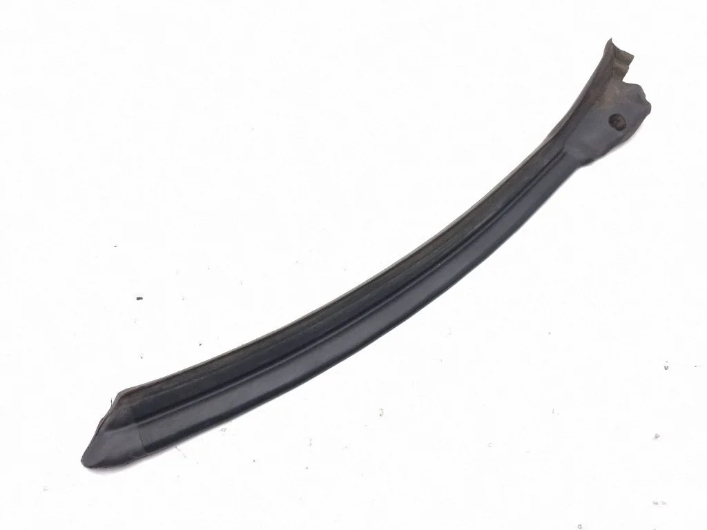 Rubber seal rear door – right