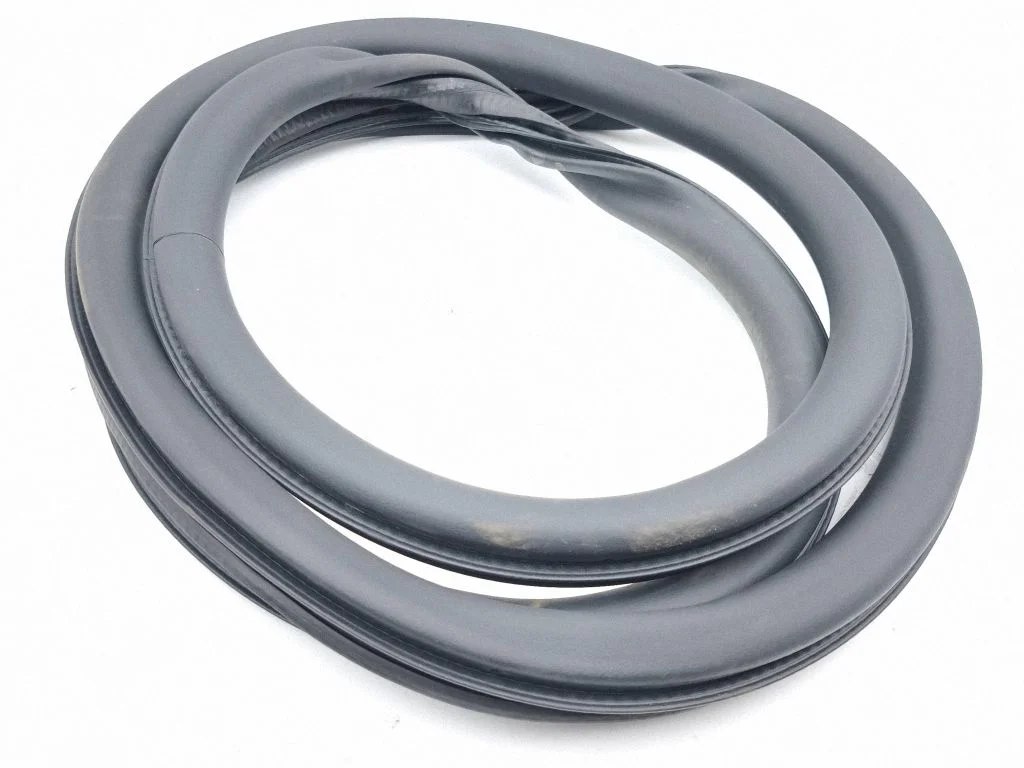 Rubber seal rear door 9841055180