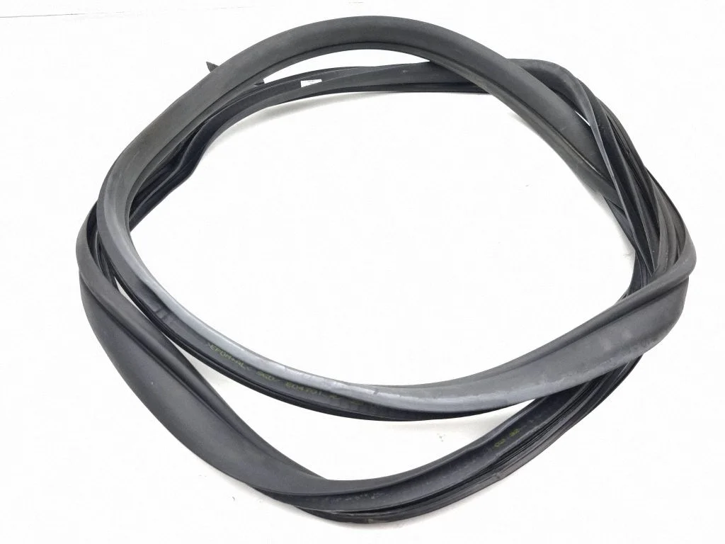 Rubber seal rear door – right