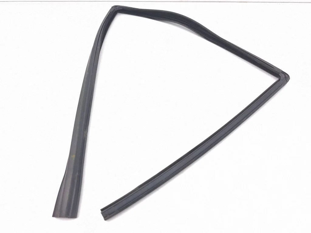 Rubber seal rear door A1647350825