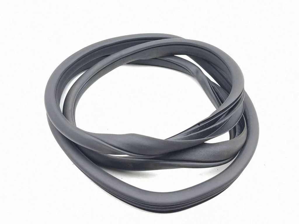 Rubber seal rear door – left