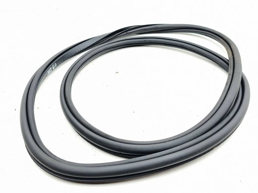 Rubber seal rear door – Volvo S90, V90 (2016-)