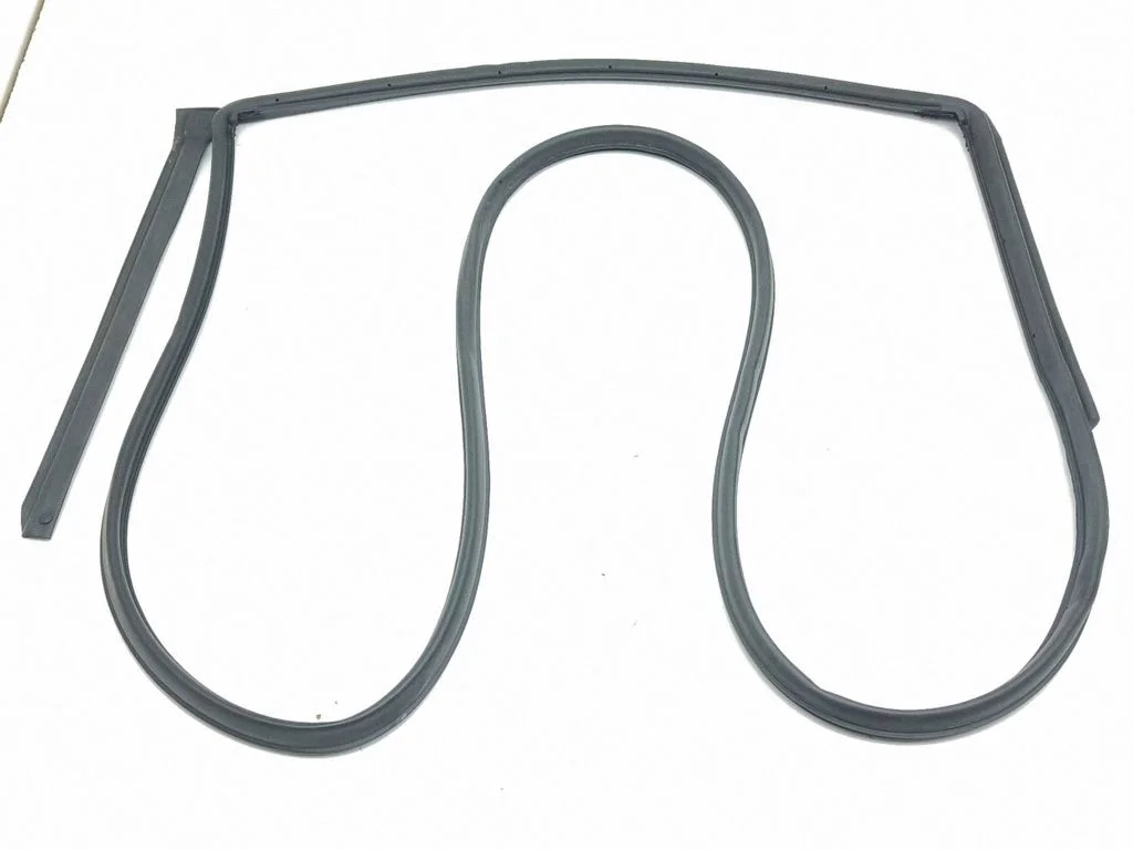 Rubber seal rear door – right