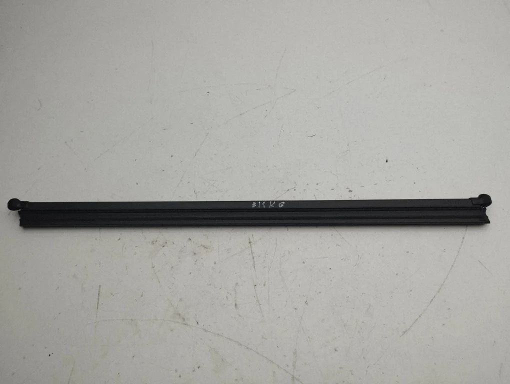 Rubber seal rear door – left