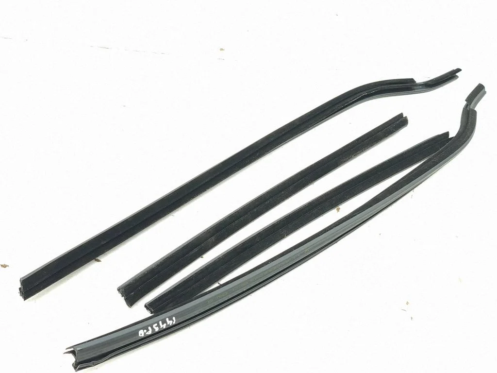 Aizmugurējā blīvgumija (pie stikla) 894837479