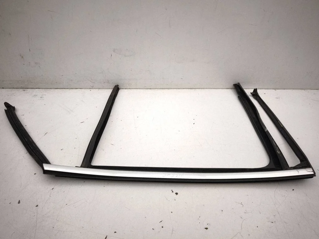 Rubber seal rear door window/glass – Mercedes-Benz GLC-Class C253 (2016-)