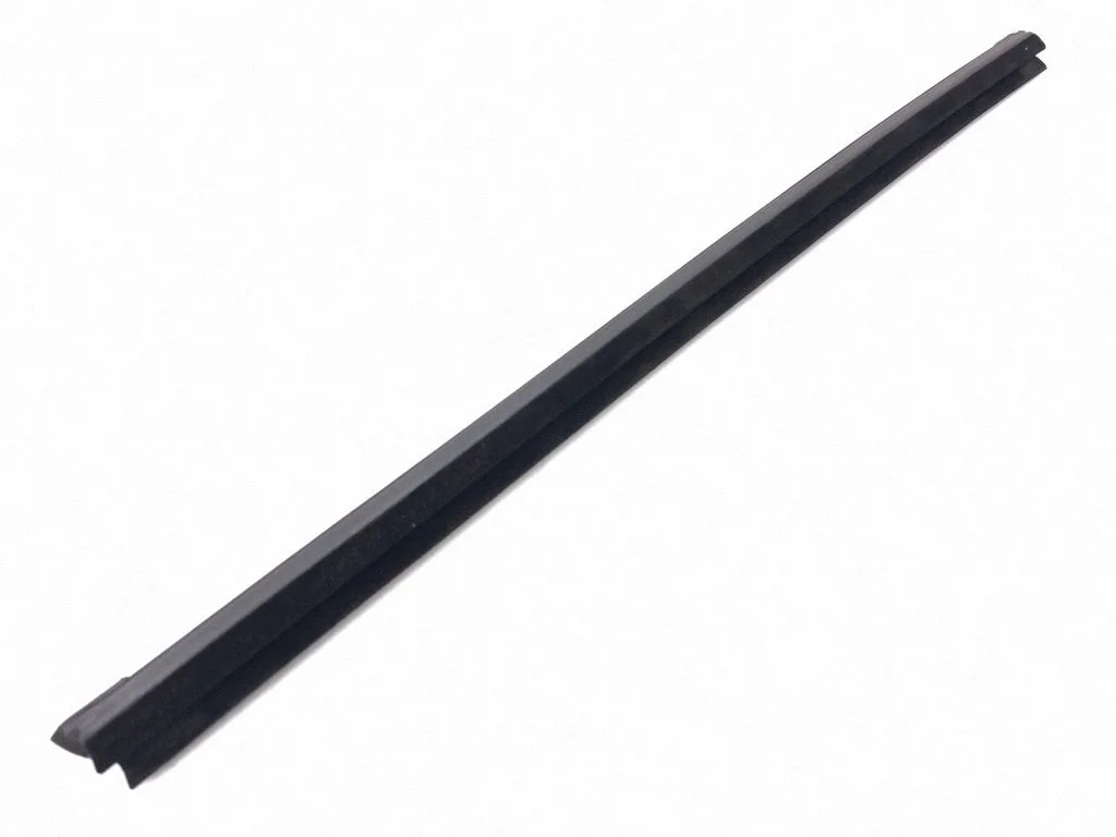 Rubber seal rear door window/glass – right
