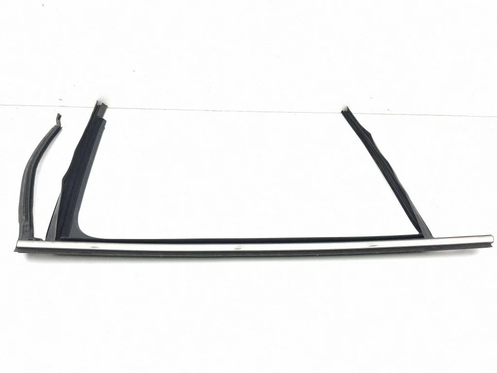 Rubber seal rear door window/glass 3J0839431