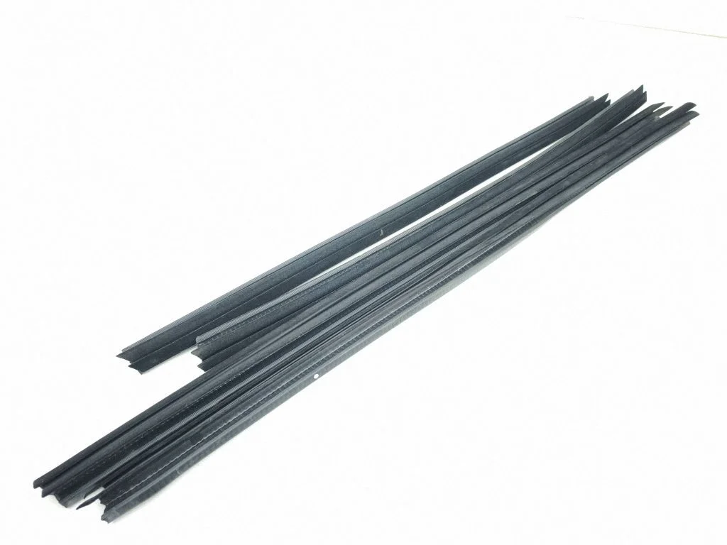Aizmugurējā blīvgumija (pie stikla) 8B3839479