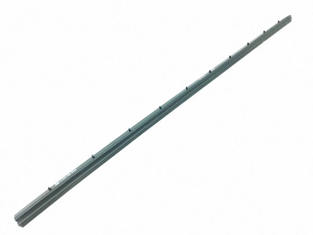 Rubber seal rear door window/glass – right