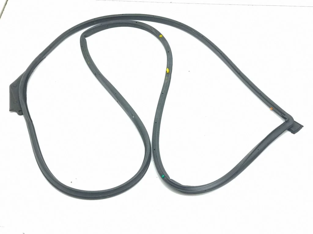 Rubber seal front door (on door) – right