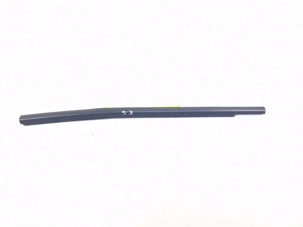 Rubber seal rear door window/glass – left