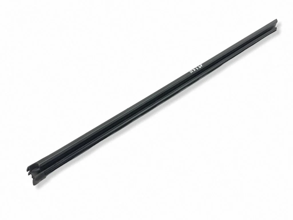 Rubber seal front door window/glass – right