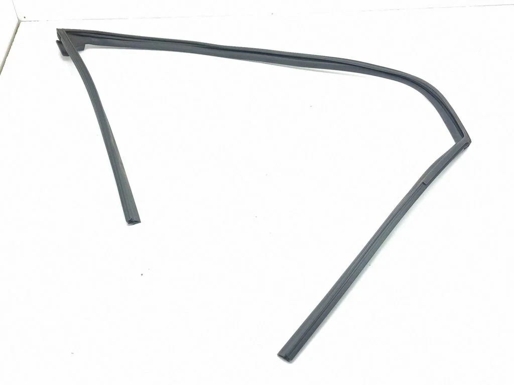 Rubber seal front door window/glass – right