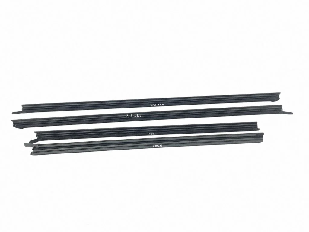 Rubber seal front door window/glass