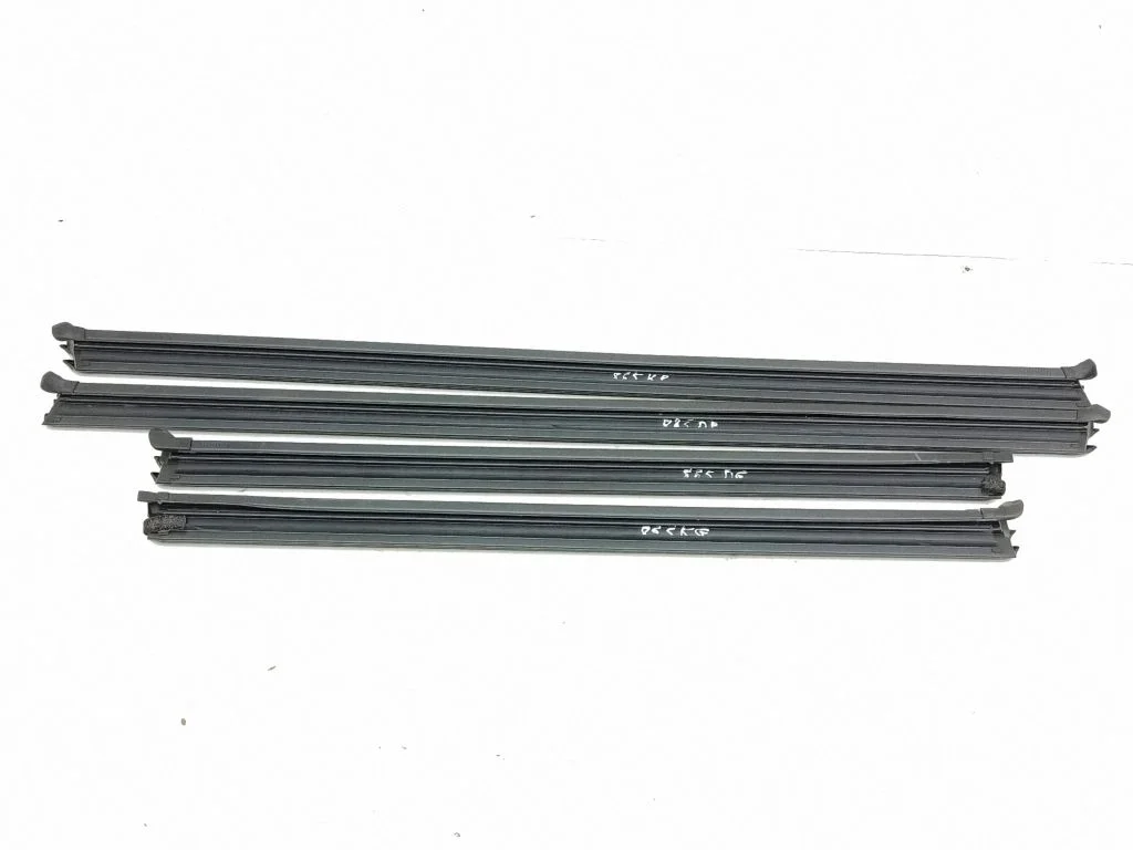 Rubber seal front door window/glass