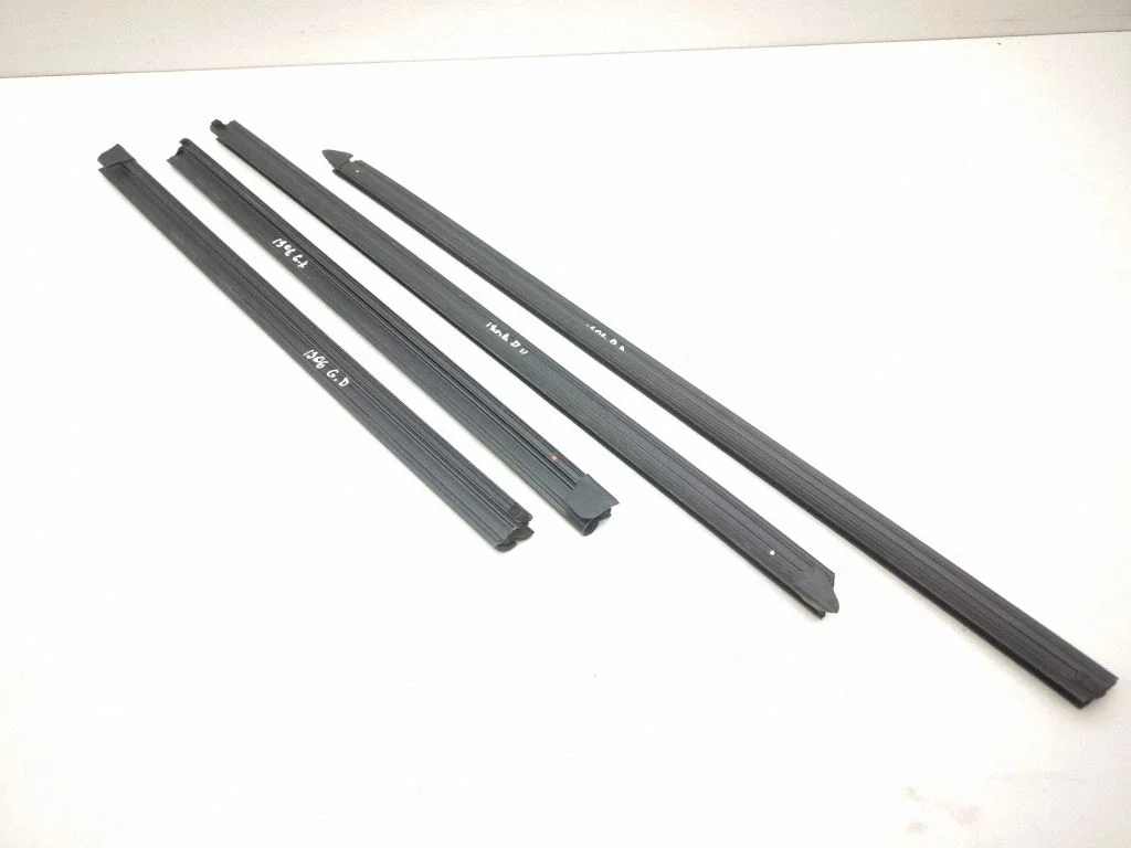 Rubber seal front door window/glass