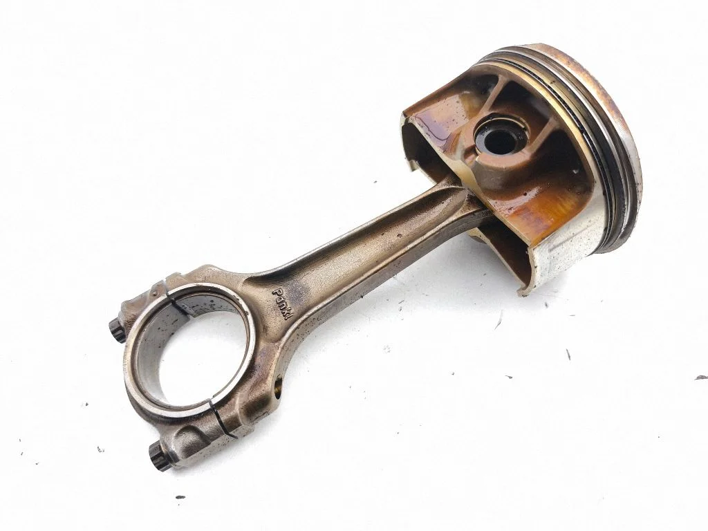 Piston with connecting rod 724212