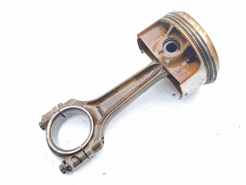 Piston with connecting rod 724202