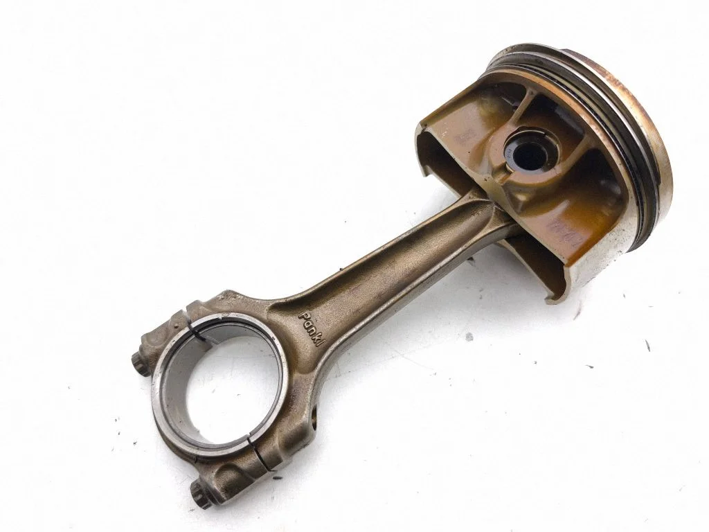 Piston with connecting rod 724202