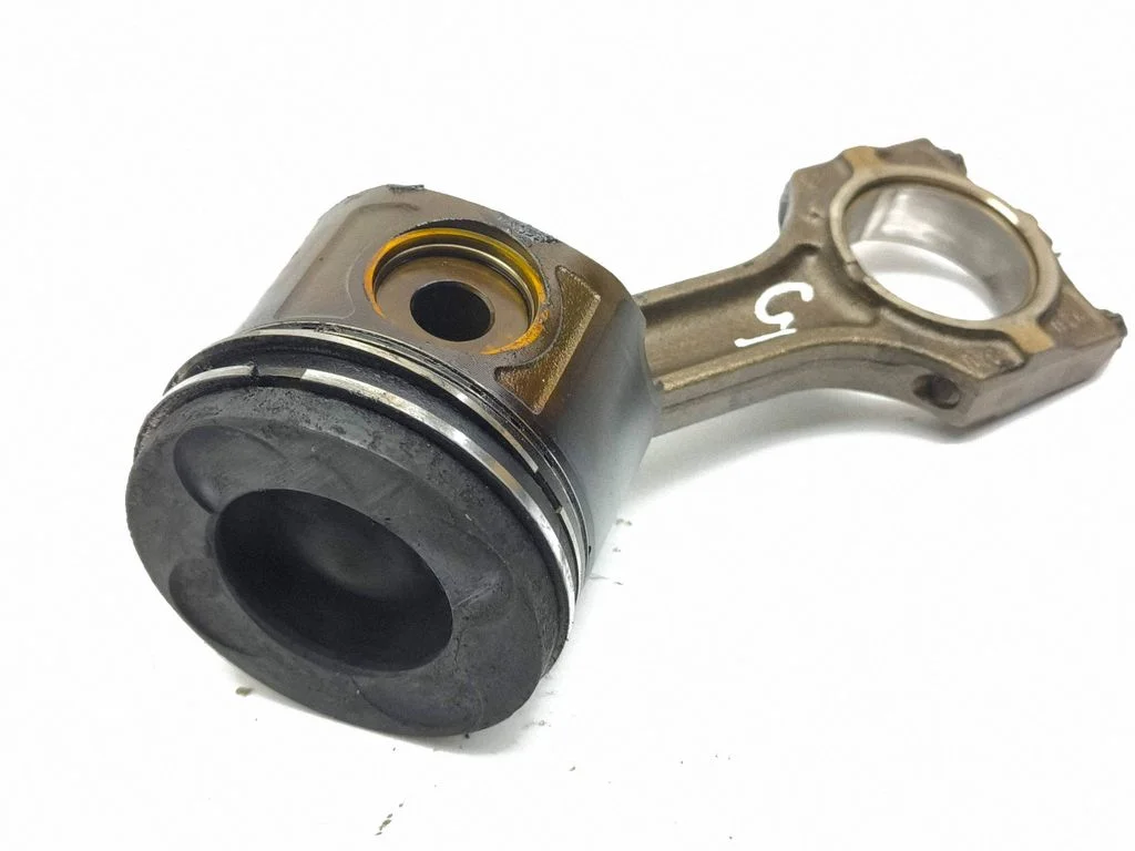 Tłok z korbowodem – BMW Seria 7 E65 E66 (2001-2008)