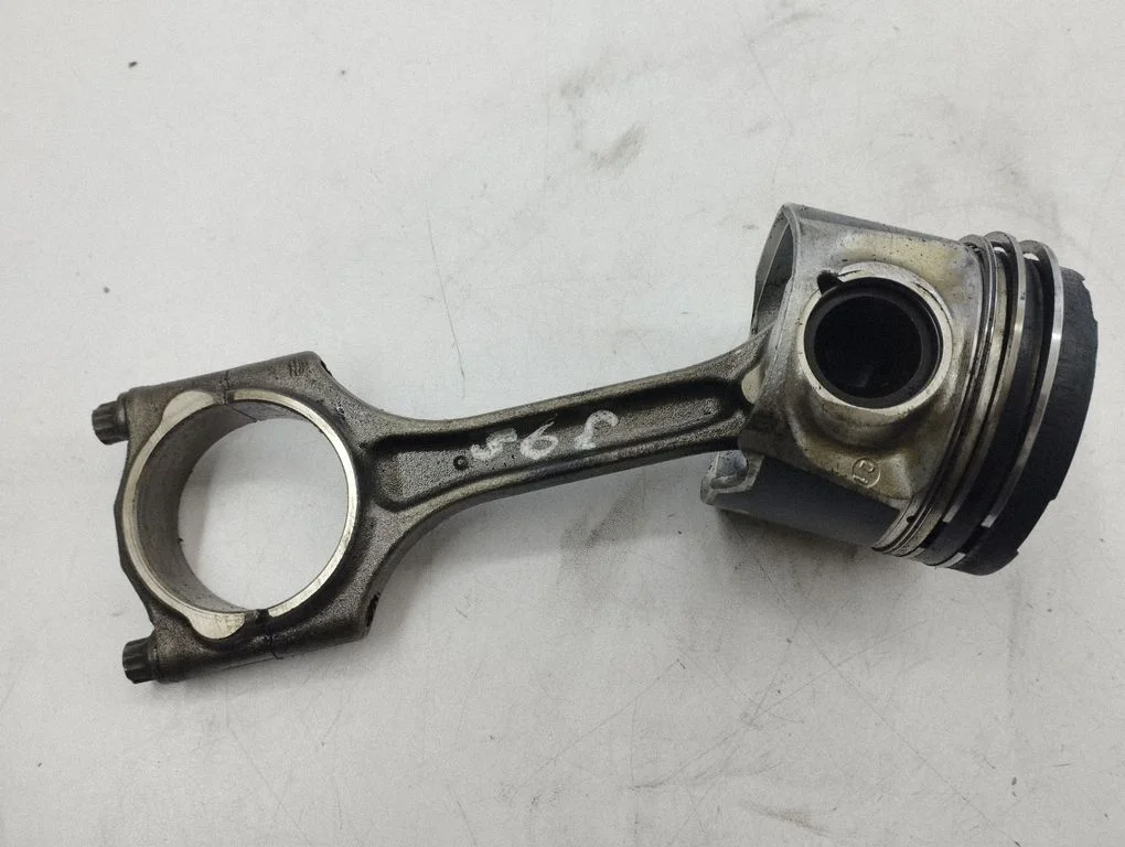 Piston with connecting rod