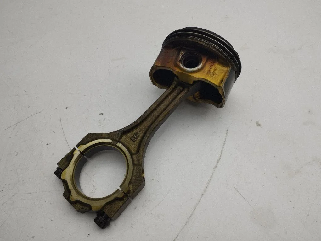 Piston with connecting rod 31050