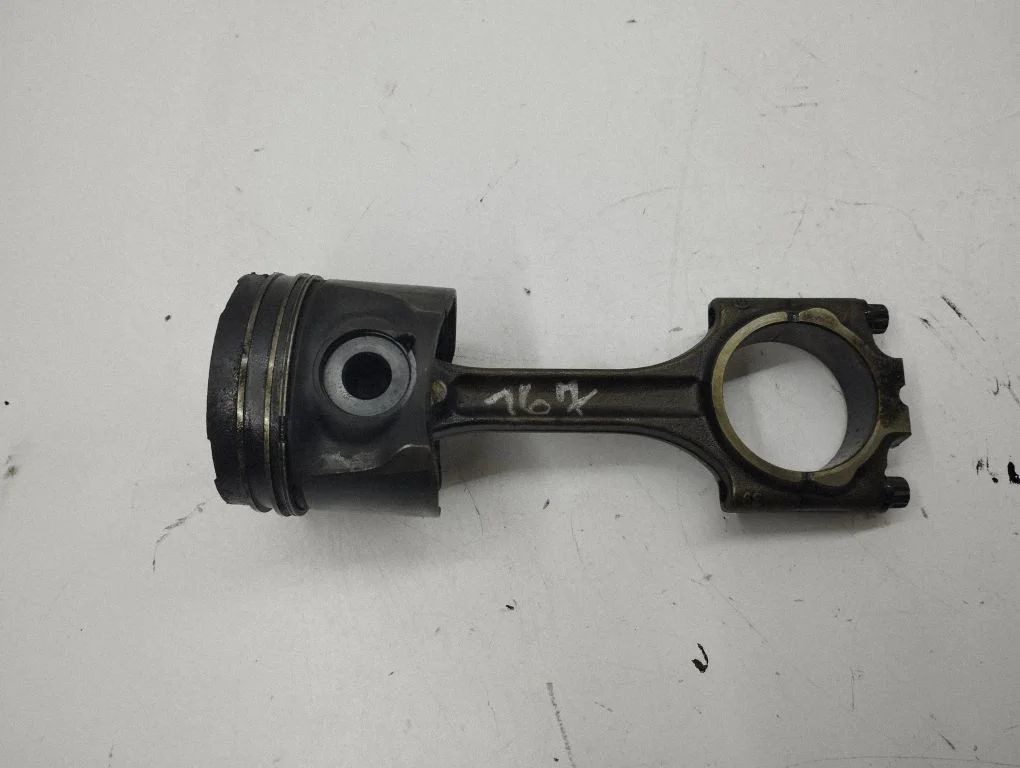 Piston with connecting rod